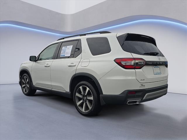used 2025 Honda Pilot car, priced at $49,898
