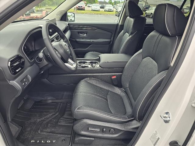 new 2025 Honda Pilot car, priced at $54,985