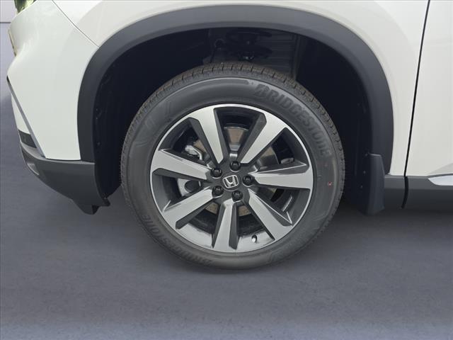new 2025 Honda Pilot car, priced at $54,985