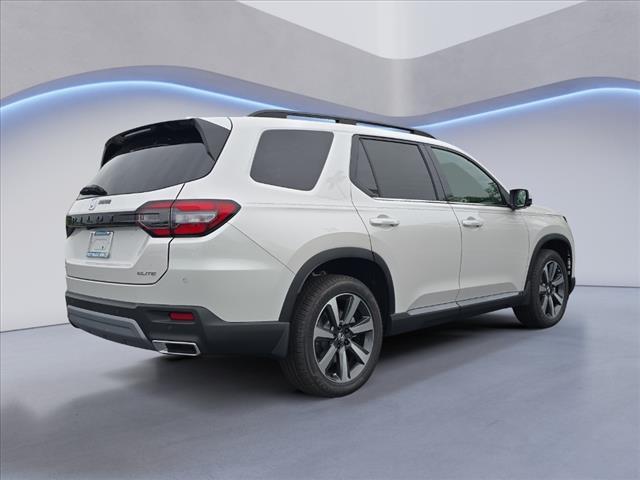 new 2025 Honda Pilot car, priced at $54,985