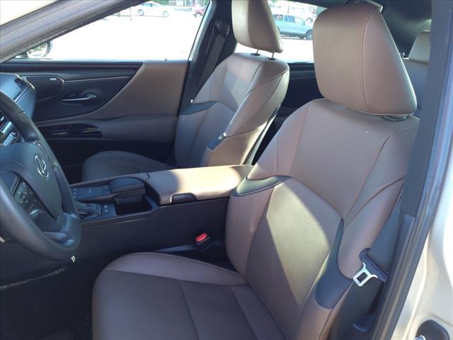 used 2022 Lexus ES 300h car, priced at $34,888