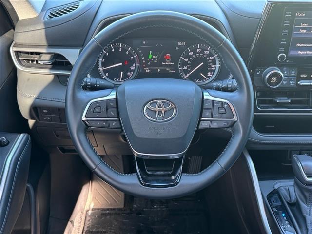 used 2020 Toyota Highlander car, priced at $28,888
