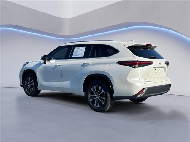 used 2020 Toyota Highlander car, priced at $28,888