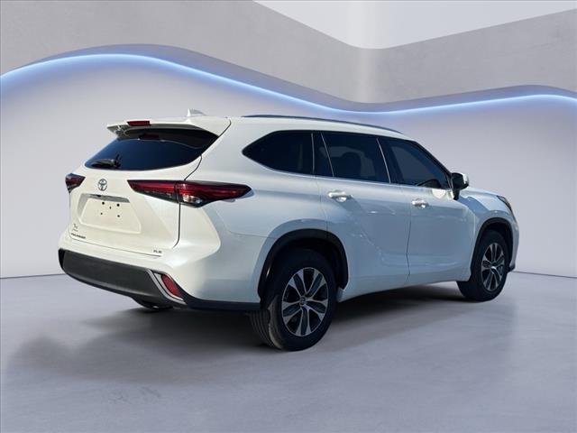 used 2020 Toyota Highlander car, priced at $28,888
