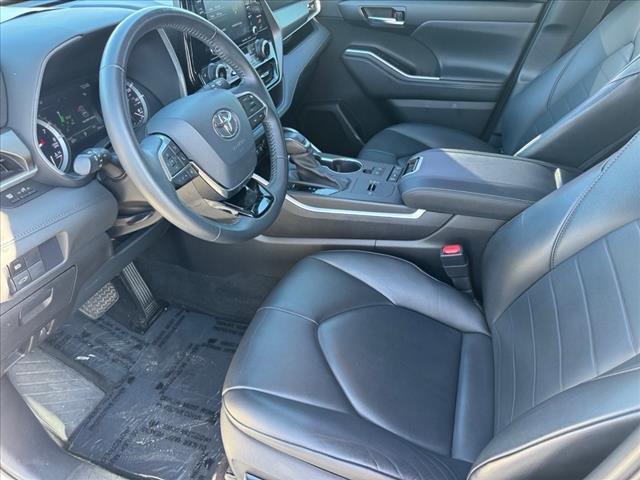 used 2020 Toyota Highlander car, priced at $28,888
