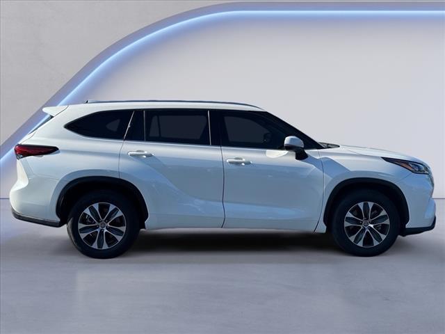 used 2020 Toyota Highlander car, priced at $28,888