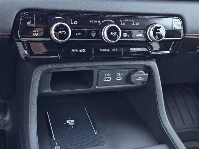 new 2025 Honda Pilot car, priced at $49,884