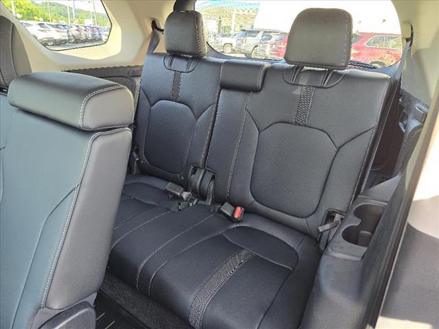 new 2025 Honda Pilot car, priced at $43,949