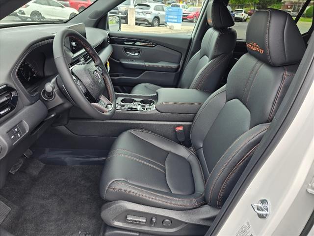new 2025 Honda Pilot car, priced at $51,305