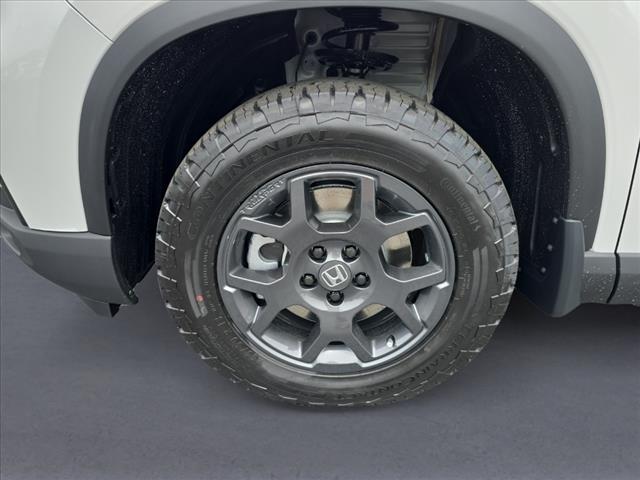 new 2025 Honda Pilot car, priced at $51,305
