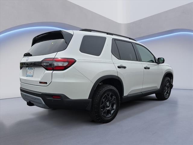 new 2025 Honda Pilot car, priced at $51,305