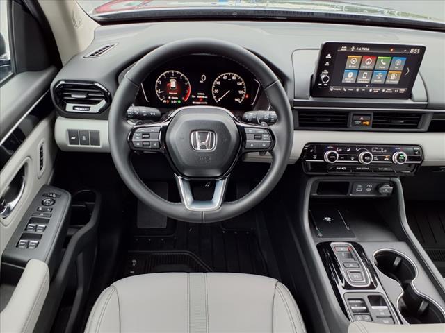 new 2025 Honda Pilot car, priced at $47,938