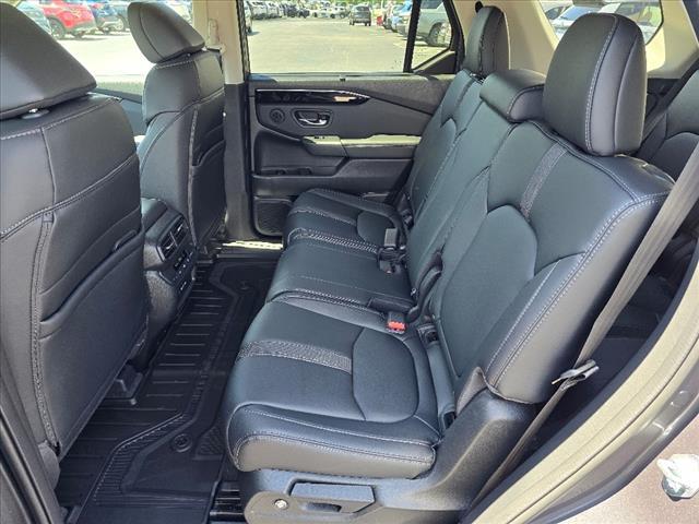 new 2025 Honda Pilot car, priced at $47,050