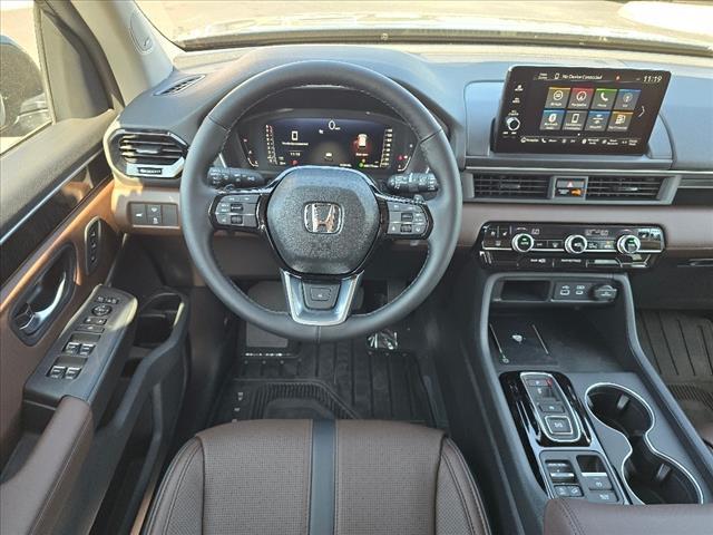 new 2025 Honda Pilot car, priced at $54,530