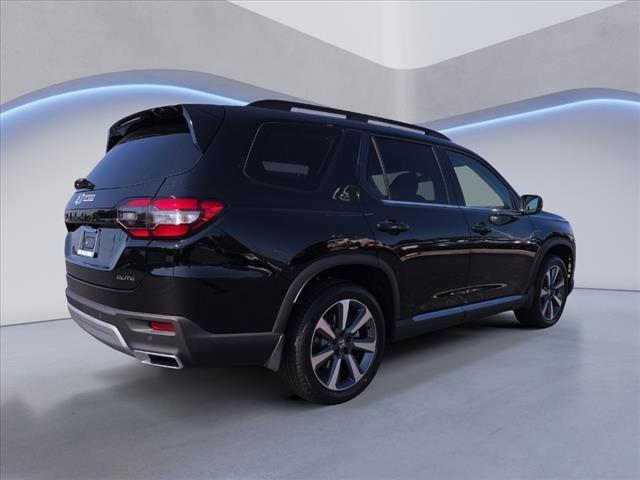 new 2025 Honda Pilot car, priced at $54,530