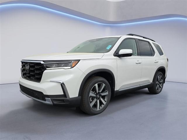 new 2025 Honda Pilot car, priced at $49,559