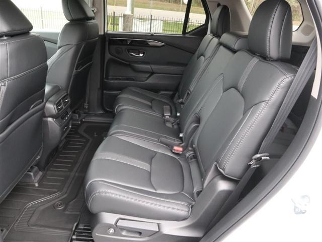 new 2025 Honda Pilot car, priced at $49,559