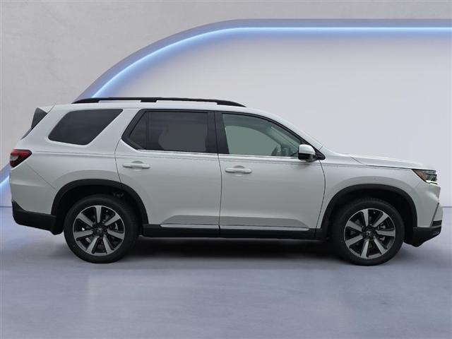 new 2025 Honda Pilot car, priced at $49,559