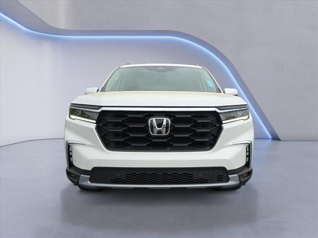 new 2025 Honda Pilot car, priced at $49,359