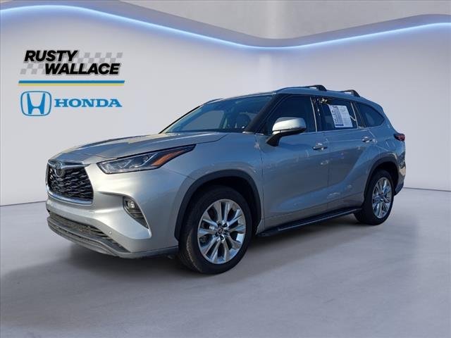 used 2020 Toyota Highlander car, priced at $29,812