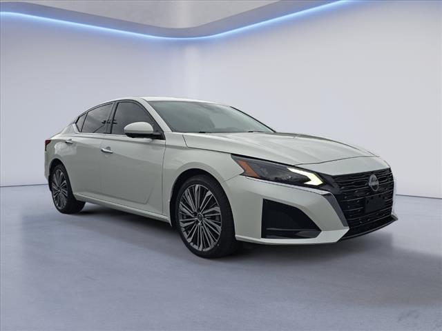 used 2023 Nissan Altima car, priced at $25,937