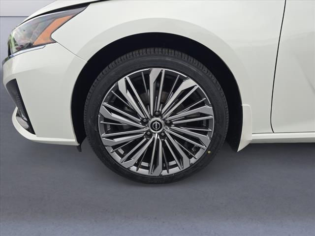 used 2023 Nissan Altima car, priced at $25,937