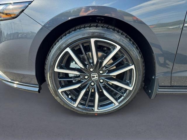new 2025 Honda Accord Hybrid car, priced at $39,980