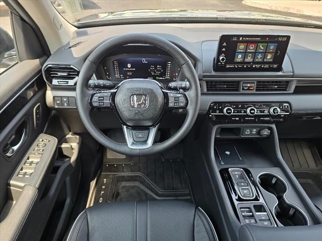 new 2025 Honda Pilot car, priced at $54,530