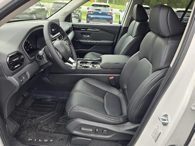 new 2025 Honda Pilot car, priced at $48,280
