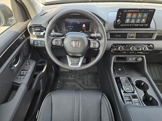 new 2025 Honda Pilot car, priced at $55,305