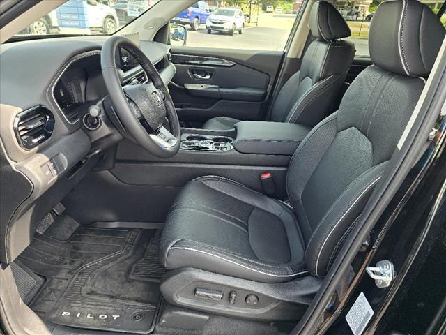 new 2025 Honda Pilot car, priced at $55,305
