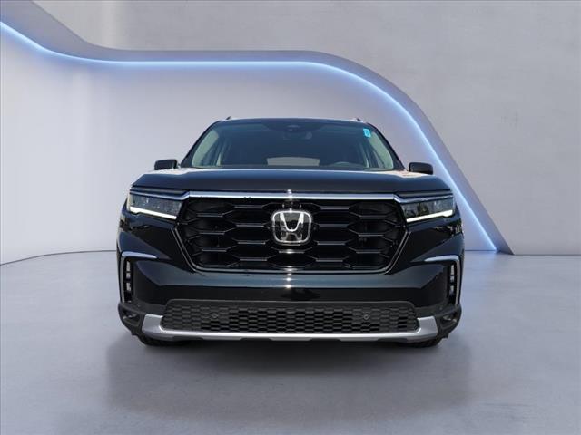 new 2025 Honda Pilot car, priced at $55,305