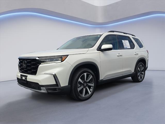 used 2025 Honda Pilot car, priced at $46,798