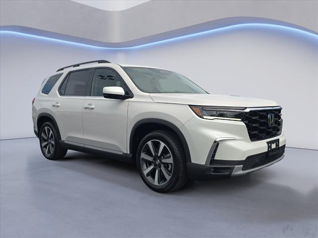 used 2025 Honda Pilot car, priced at $46,798