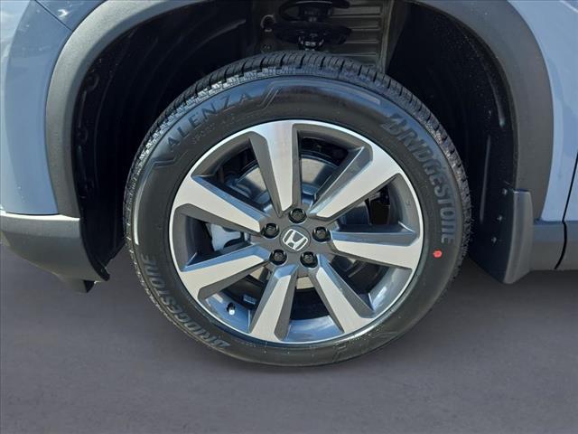 new 2025 Honda Pilot car, priced at $50,990