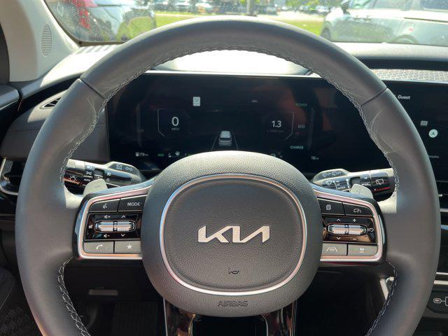 new 2026 Kia Carnival Hybrid car, priced at $55,285
