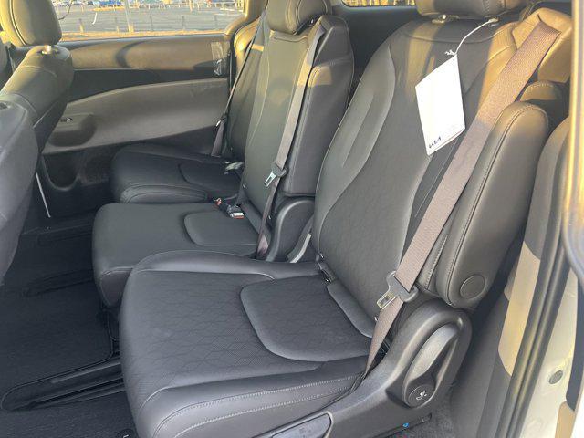 new 2025 Kia Carnival car, priced at $38,754