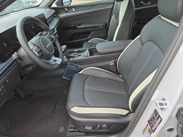 new 2025 Kia K5 car, priced at $30,154
