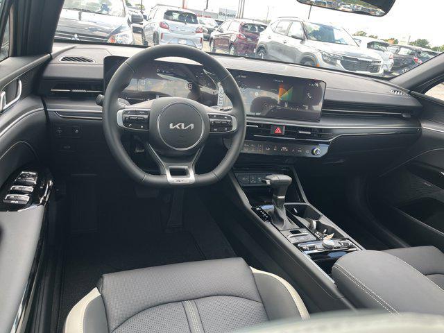 new 2025 Kia K5 car, priced at $30,154