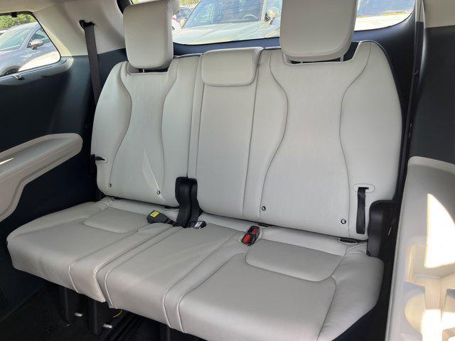 new 2025 Kia Carnival Hybrid car, priced at $49,125