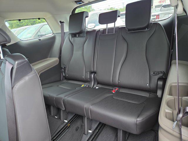 new 2026 Kia Carnival Hybrid car, priced at $45,910