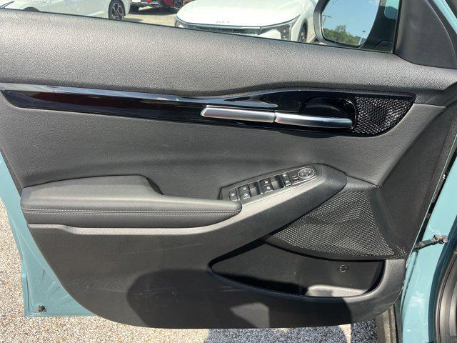 new 2025 Kia Seltos car, priced at $27,725