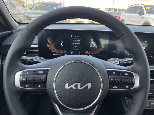 new 2025 Kia K5 car, priced at $27,970