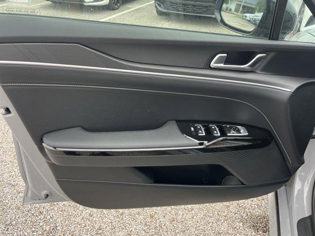 new 2025 Kia K5 car, priced at $27,543