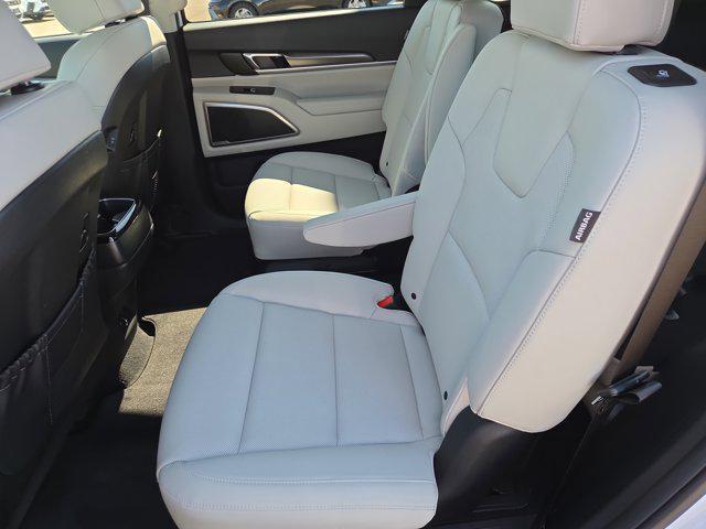 new 2025 Kia Telluride car, priced at $40,195