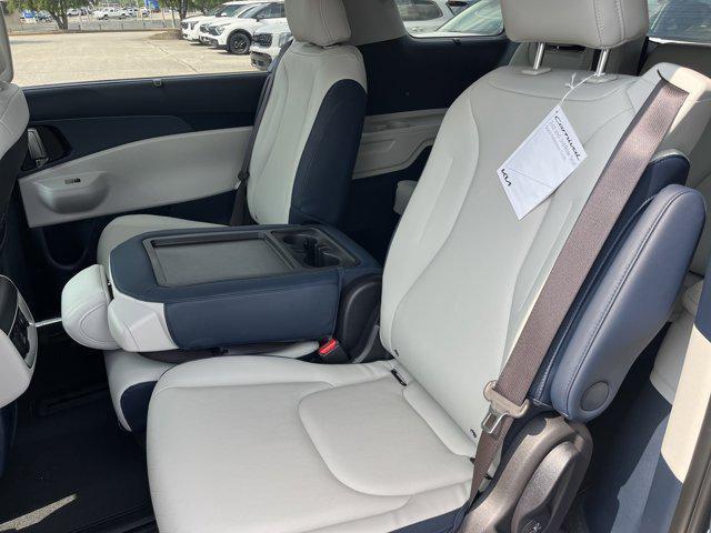 new 2025 Kia Carnival Hybrid car, priced at $49,250