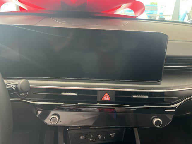 new 2025 Kia K5 car, priced at $31,918