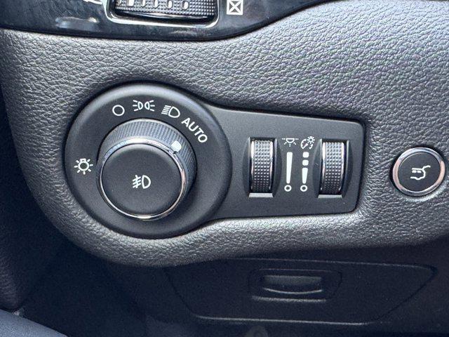 used 2023 Jeep Cherokee car, priced at $23,899