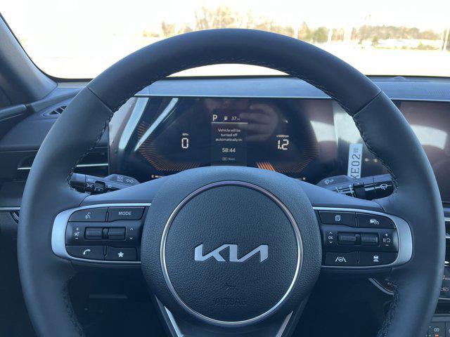 new 2025 Kia K5 car, priced at $30,713