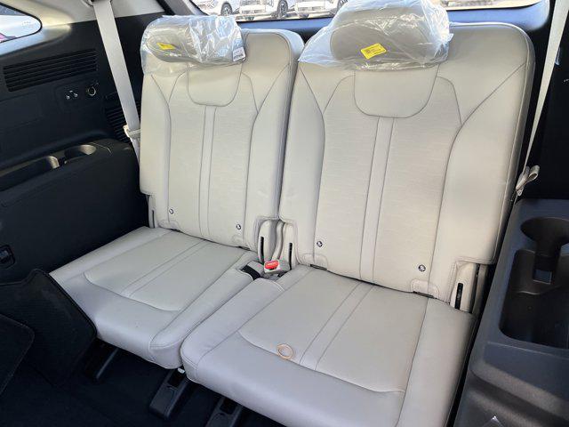new 2025 Kia Sorento car, priced at $34,581